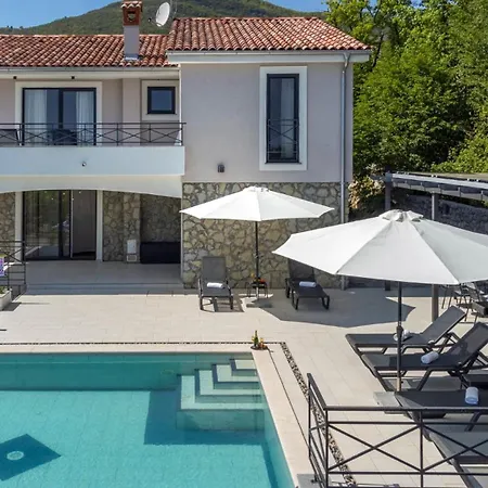 Villa Ruscus With Pool Opatija Veprinac By Guide