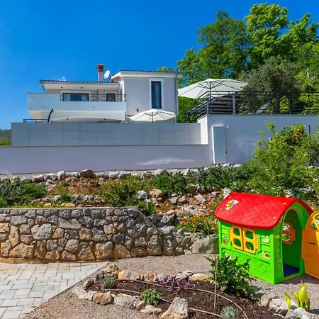 Ruscus With Pool Opatija Veprinac By Guide Villa